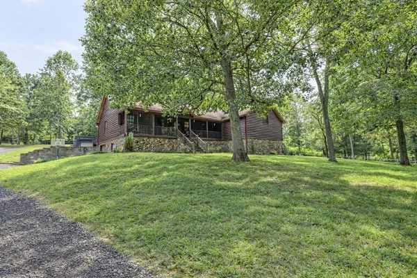 $950,000 | 118 Robert Simmons Road, Westmoreland, TN 37186