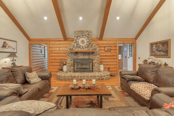 $950,000 | 118 Robert Simmons Road, Westmoreland, TN 37186