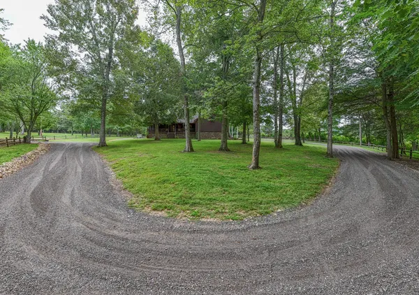 $950,000 | 118 Robert Simmons Road, Westmoreland, TN 37186