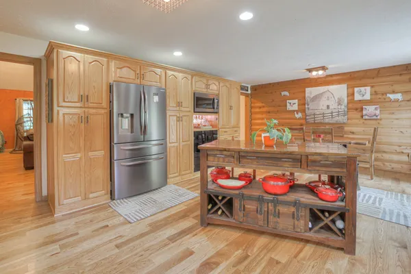 $950,000 | 118 Robert Simmons Road, Westmoreland, TN 37186