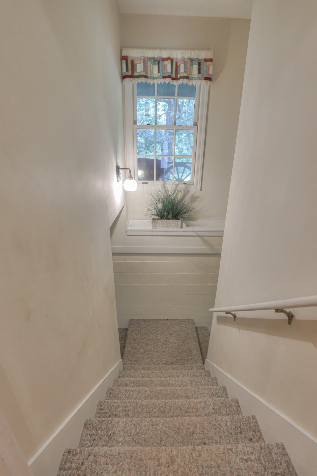 118 Robert Simmons Road Westmoreland, TN 37186 - Photo 34 of 82 a en suite bathroom with a sink and a vanity