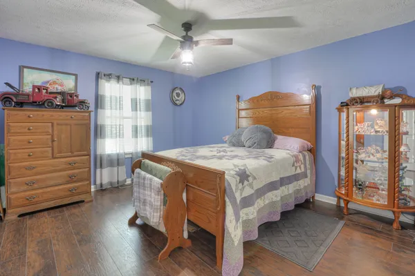 $950,000 | 118 Robert Simmons Road, Westmoreland, TN 37186