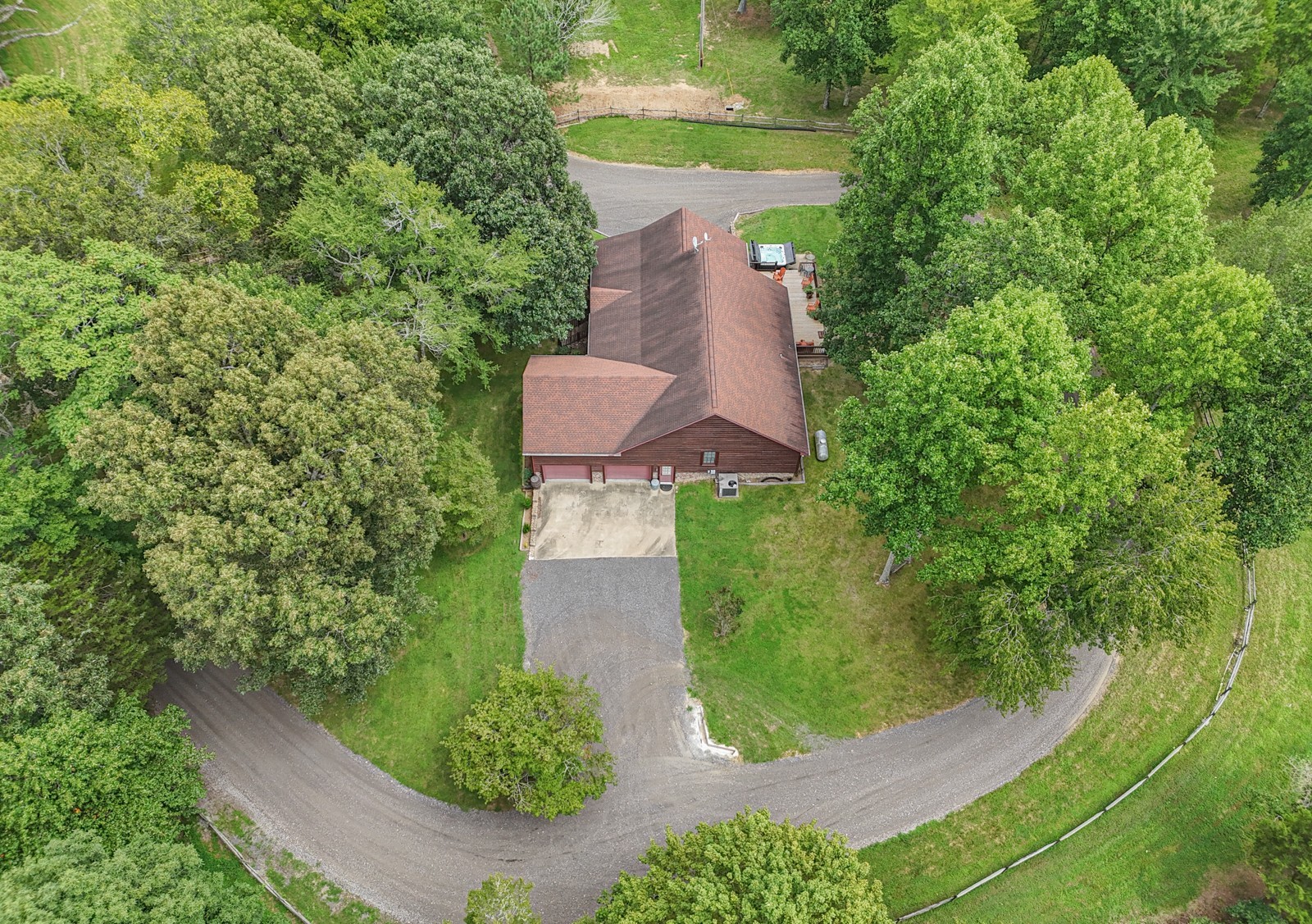 118 Robert Simmons Road Westmoreland, TN 37186 - Photo 44 of 82 an aerial view of a house