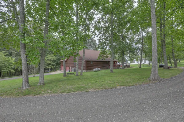 $950,000 | 118 Robert Simmons Road, Westmoreland, TN 37186