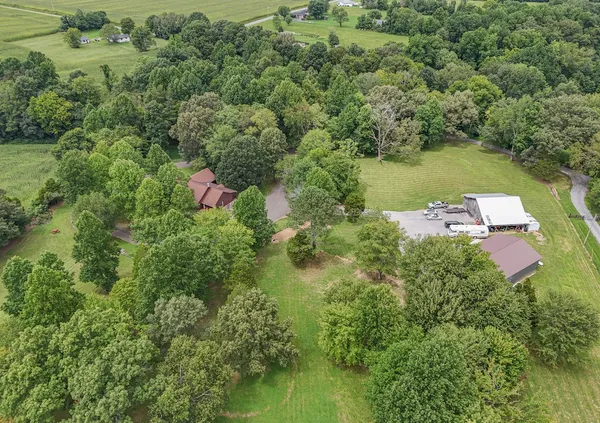 $950,000 | 118 Robert Simmons Road, Westmoreland, TN 37186