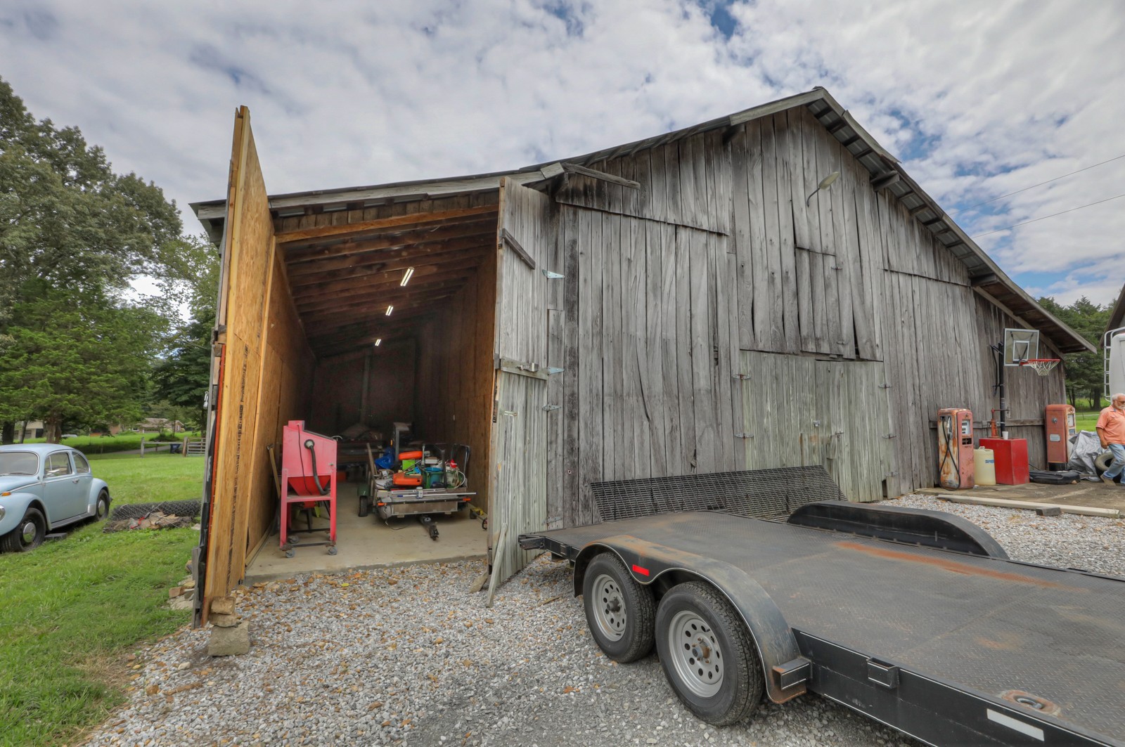 118 Robert Simmons Road Westmoreland, TN 37186 - Photo 66 of 82 a car parked in front of a house