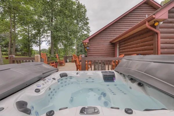 $950,000 | 118 Robert Simmons Road, Westmoreland, TN 37186