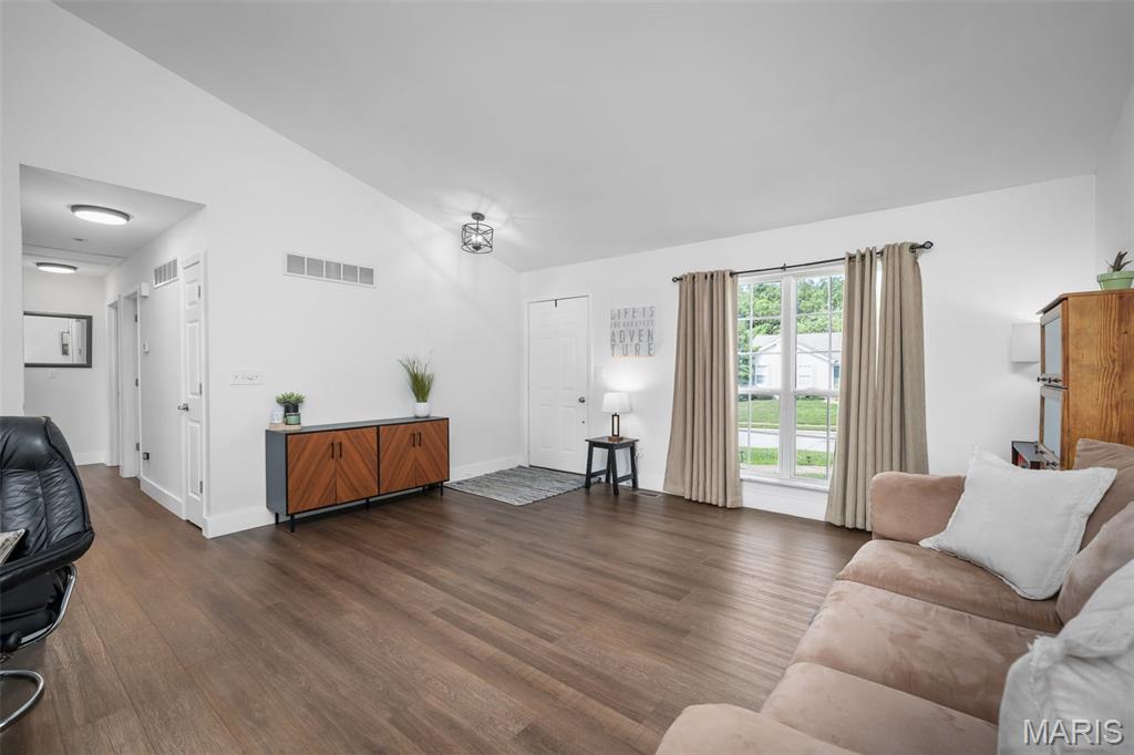 4 Royallbend Court O'Fallon, MO 63368 - Photo 6 of 37