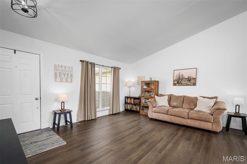 4 Royallbend Court O'Fallon, MO 63368 - Photo 7 of 37