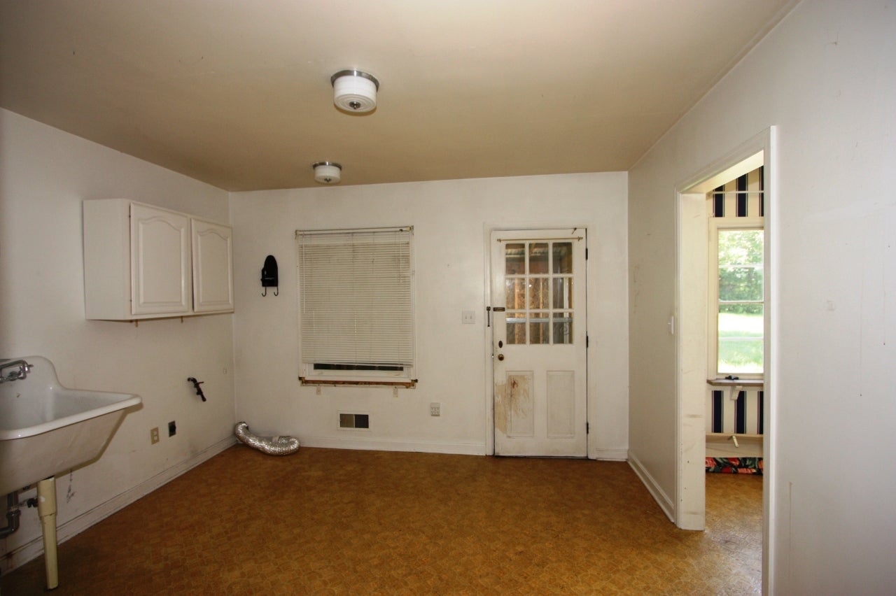 208 Mission Road Sault Ste. Marie, MI 49783 - Photo 21 of 29 Gallery Image 21