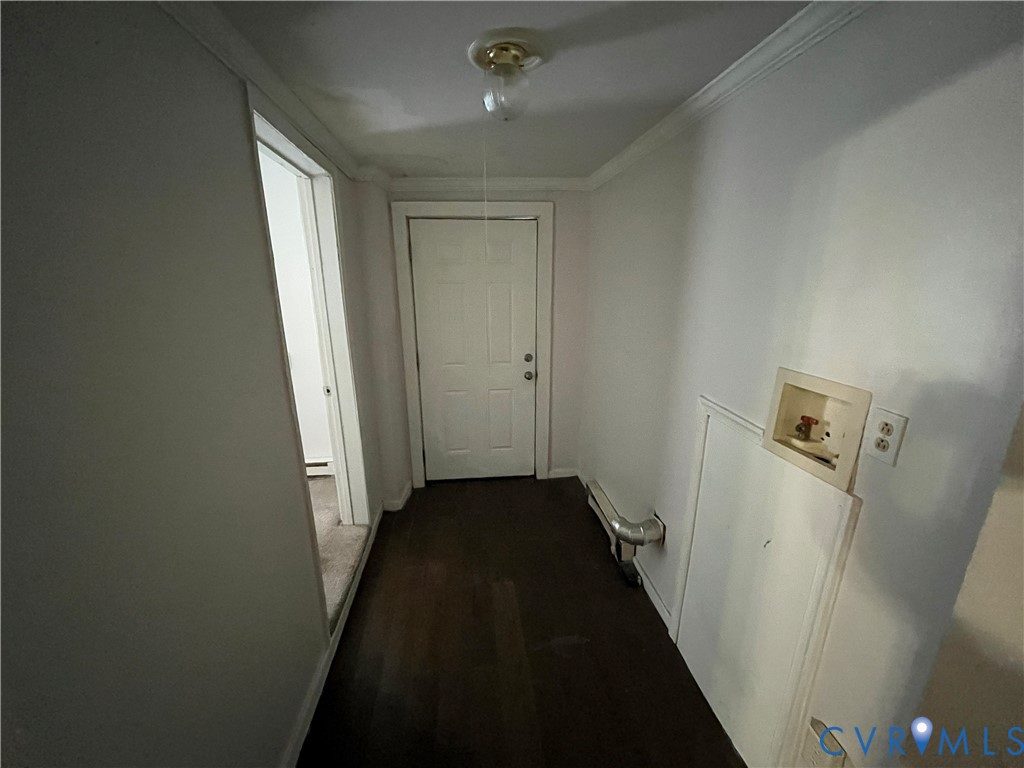 2316 R Street Richmond, VA 23223 - Photo 9 of 18 Hall with crown molding