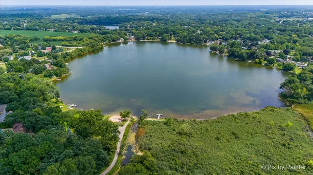 $950,000 | 6418 Carrie Court, Crystal Lake, IL 60014