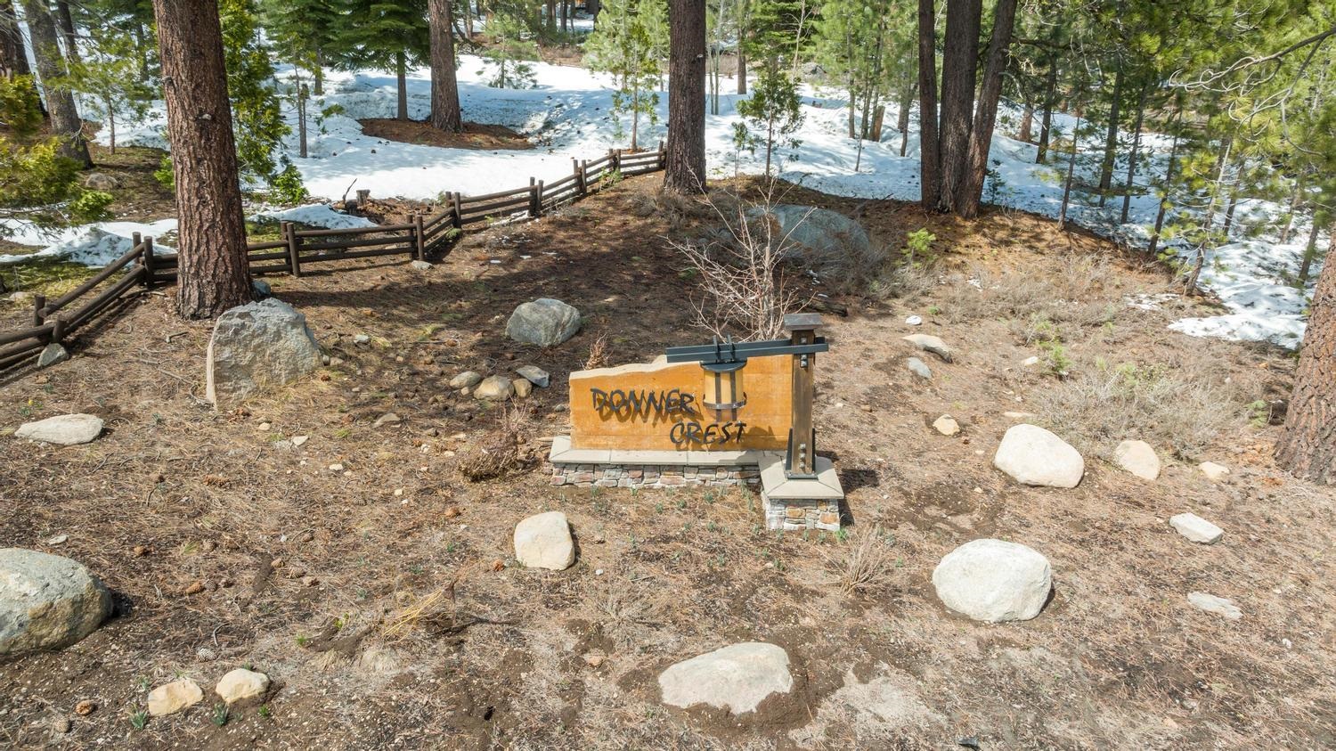 11916 Lamplighter Way Truckee, CA 96161 - Photo 4 of 20 a backyard of a house with lots of green space