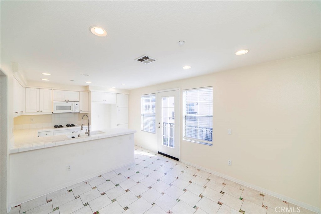 65 Chula Vista Irvine, CA 92602 - Photo 11 of 30