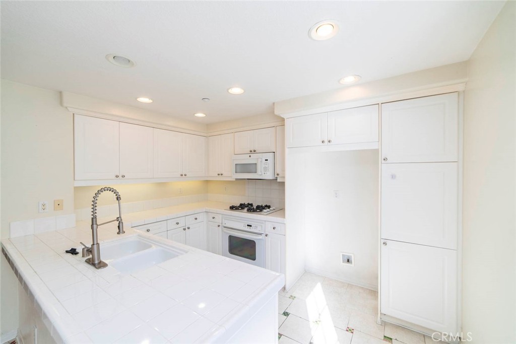 65 Chula Vista Irvine, CA 92602 - Photo 13 of 30