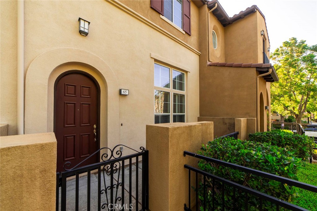 65 Chula Vista Irvine, CA 92602 - Photo 3 of 30