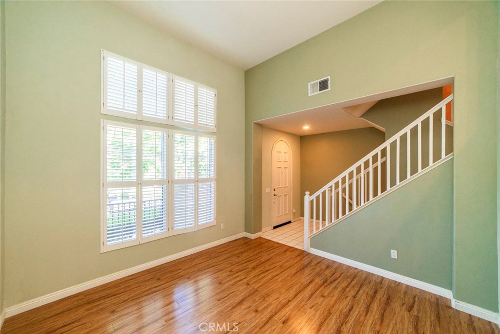 65 Chula Vista Irvine, CA 92602 - Photo 4 of 30