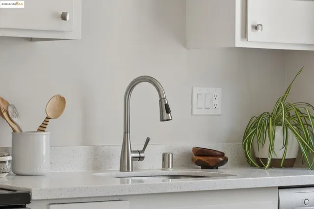 $359,000 | 407 Orange Street, Unit 410, Oakland, CA 94610