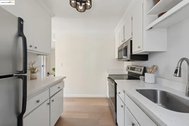 $359,000 | 407 Orange Street, Unit 410, Oakland, CA 94610