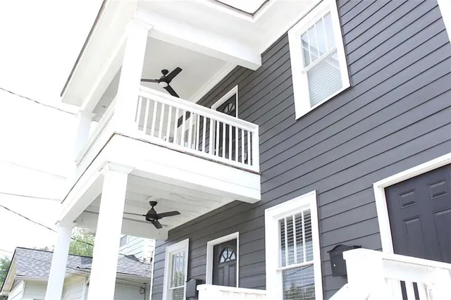 a view of entryway with a front door