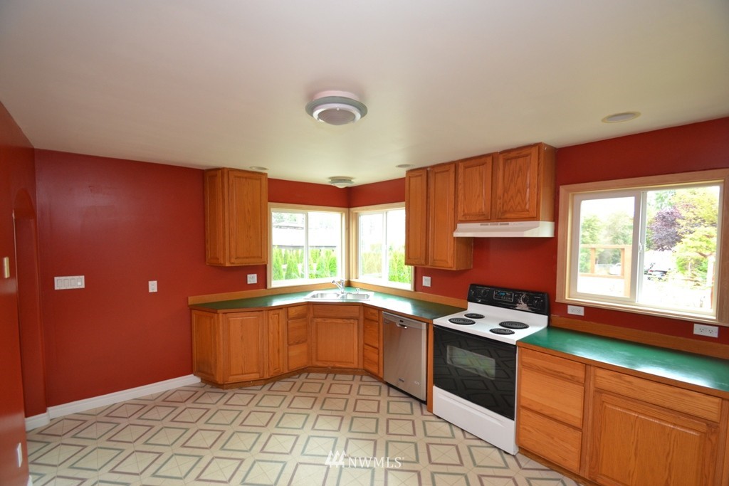 6510 Cady Road Everett, WA 98203 - Photo 11 of 25