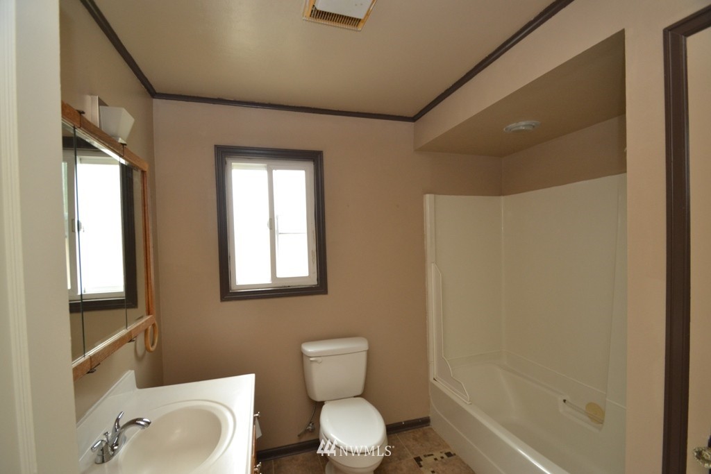 6510 Cady Road Everett, WA 98203 - Photo 9 of 25