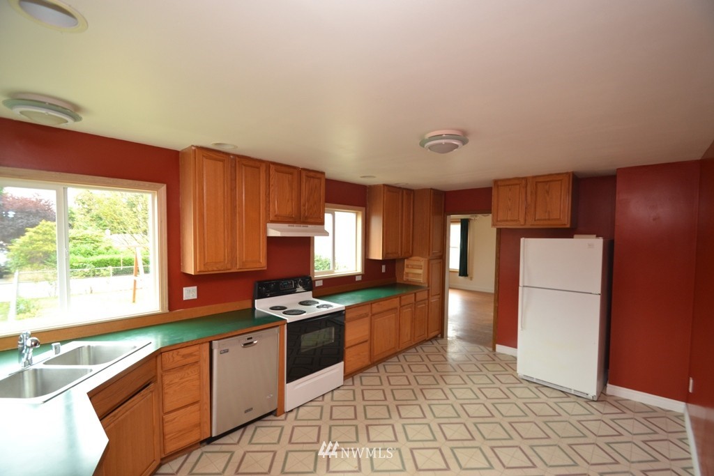 6510 Cady Road Everett, WA 98203 - Photo 10 of 25