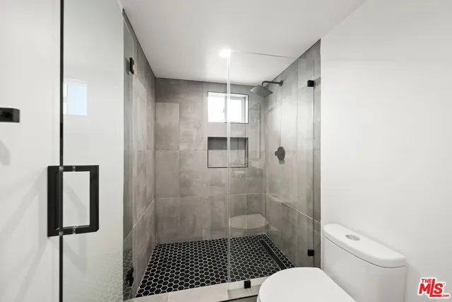 $4,125 | 6049 Craner Avenue, Unit 2, North Hollywood, CA 91606