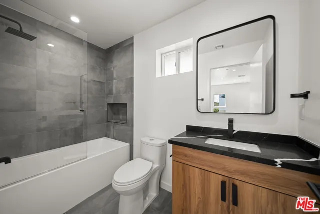 $4,125 | 6049 Craner Avenue, Unit 2, North Hollywood, CA 91606