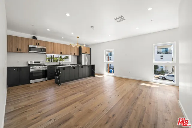 $4,125 | 6049 Craner Avenue, Unit 2, North Hollywood, CA 91606