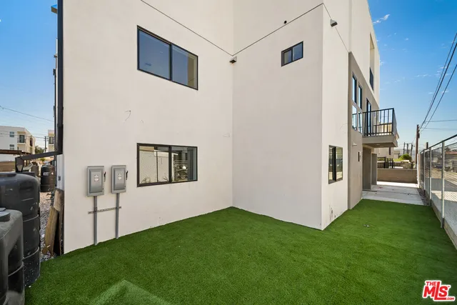 $4,125 | 6049 Craner Avenue, Unit 2, North Hollywood, CA 91606