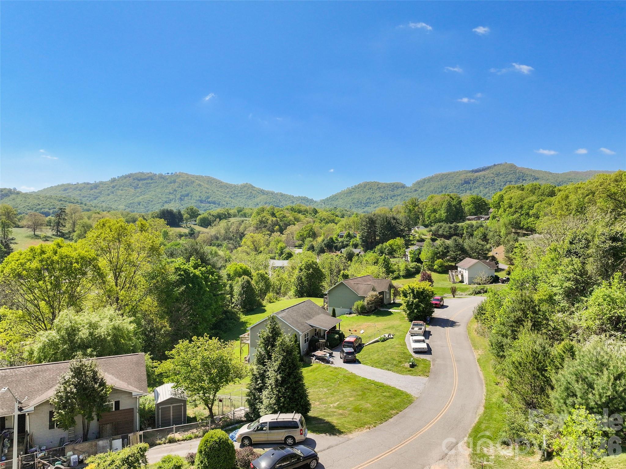 373 Barefoot Ridge Clyde, NC 28721 - Photo 7 of 30 a view of a city