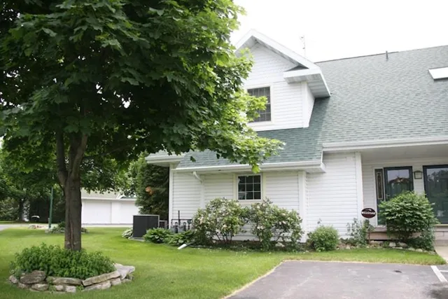 $530,000 | 4570 Eames Farm Lane, Unit S3, Egg Harbor, WI 54209