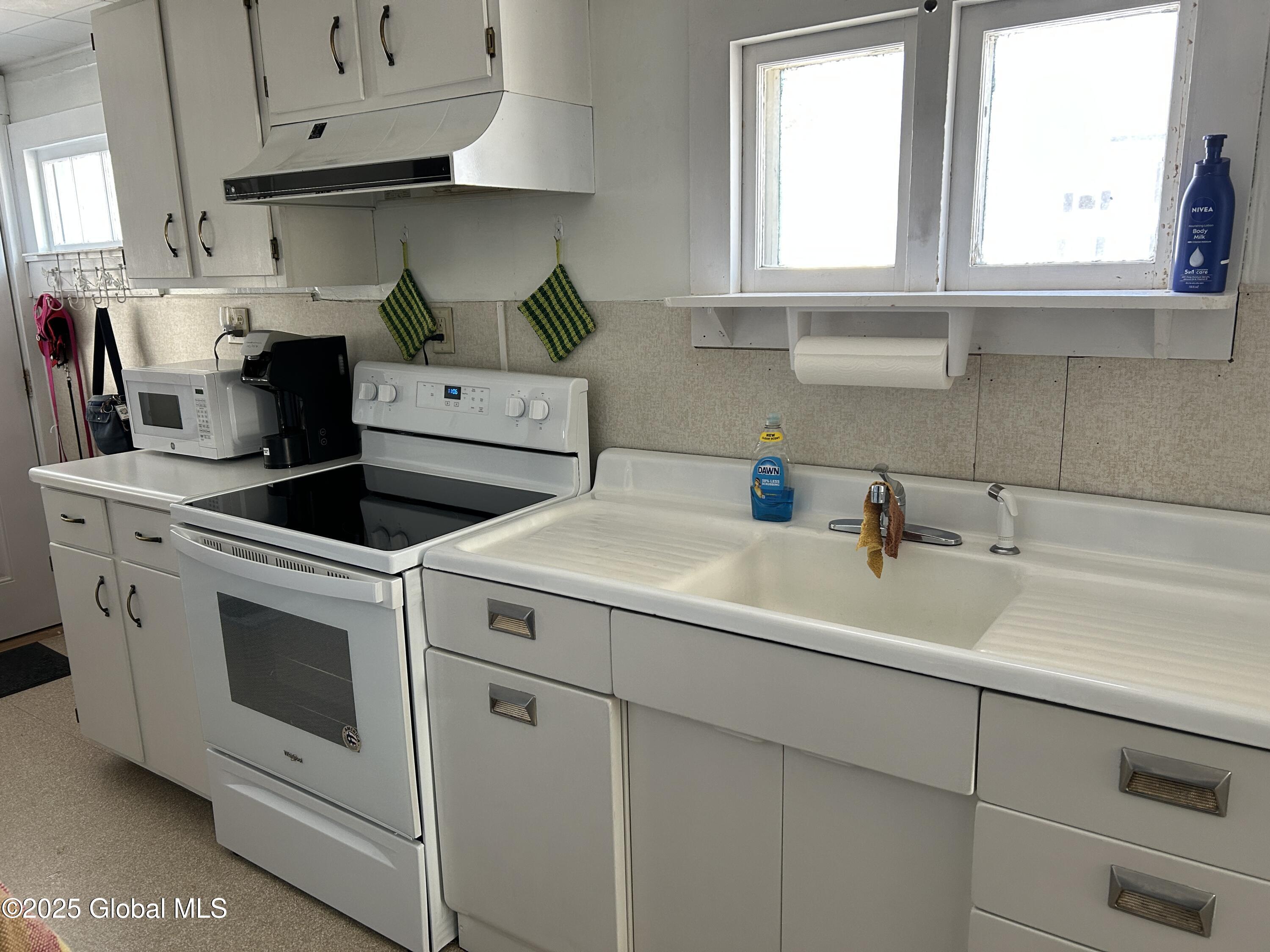 86 West Broadway Salem, NY 12865 - Photo 11 of 24 86 W Broad kit1