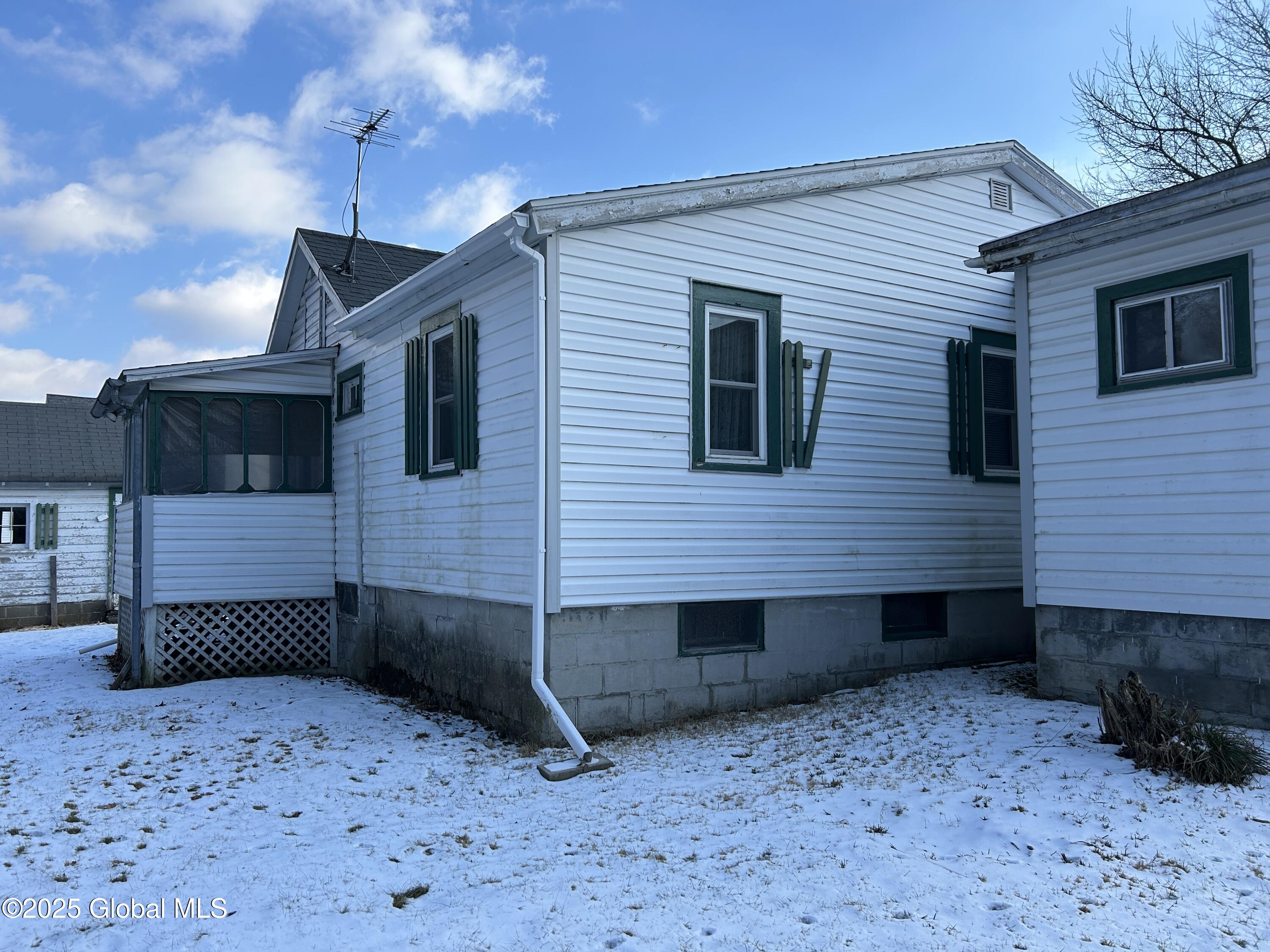 86 West Broadway Salem, NY 12865 - Photo 4 of 24 86 W Broad side1