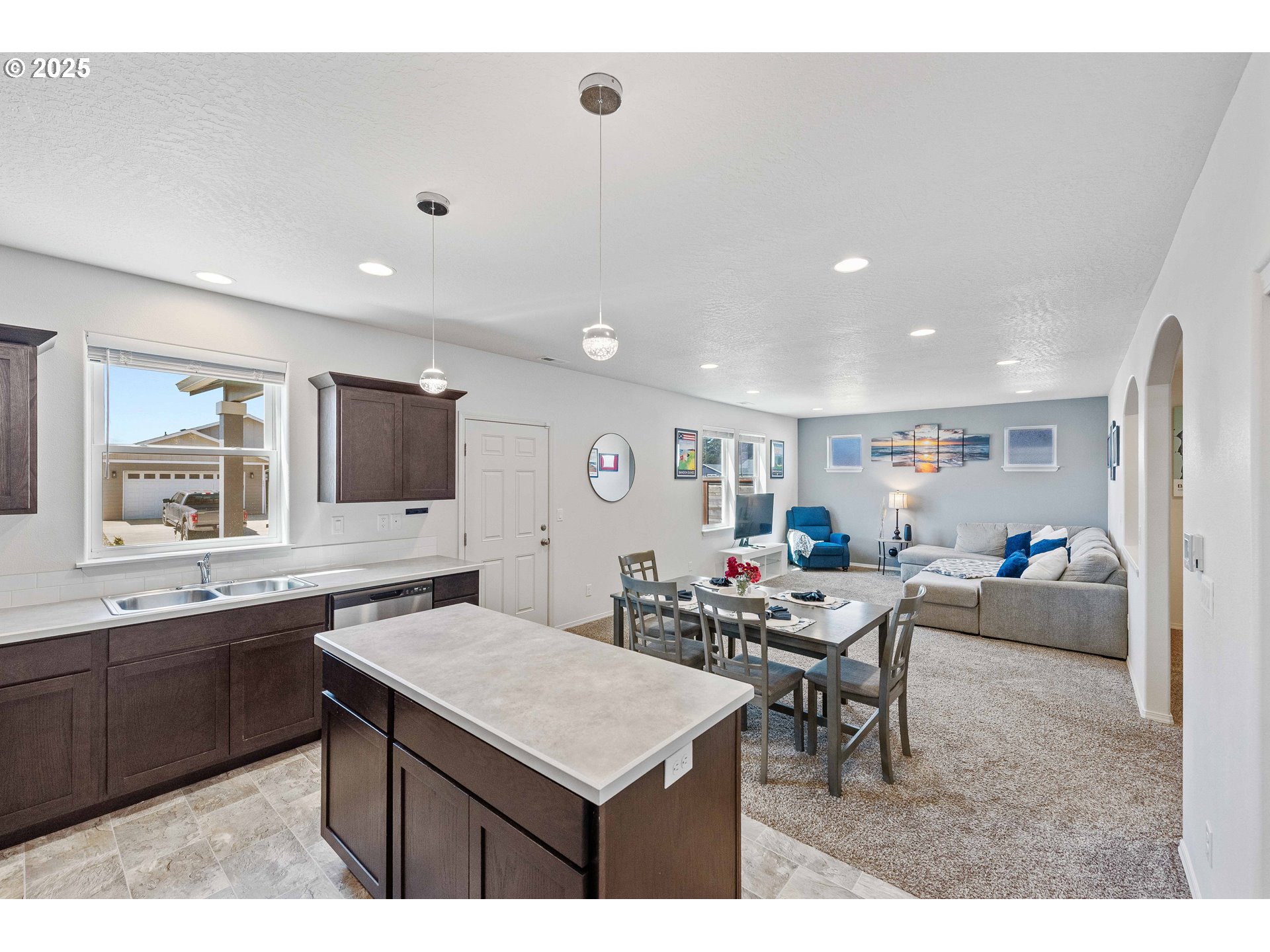 764 Seacrest Drive Bandon, OR 97411 - Photo 11 of 43 a kitchen with lots of counter top space