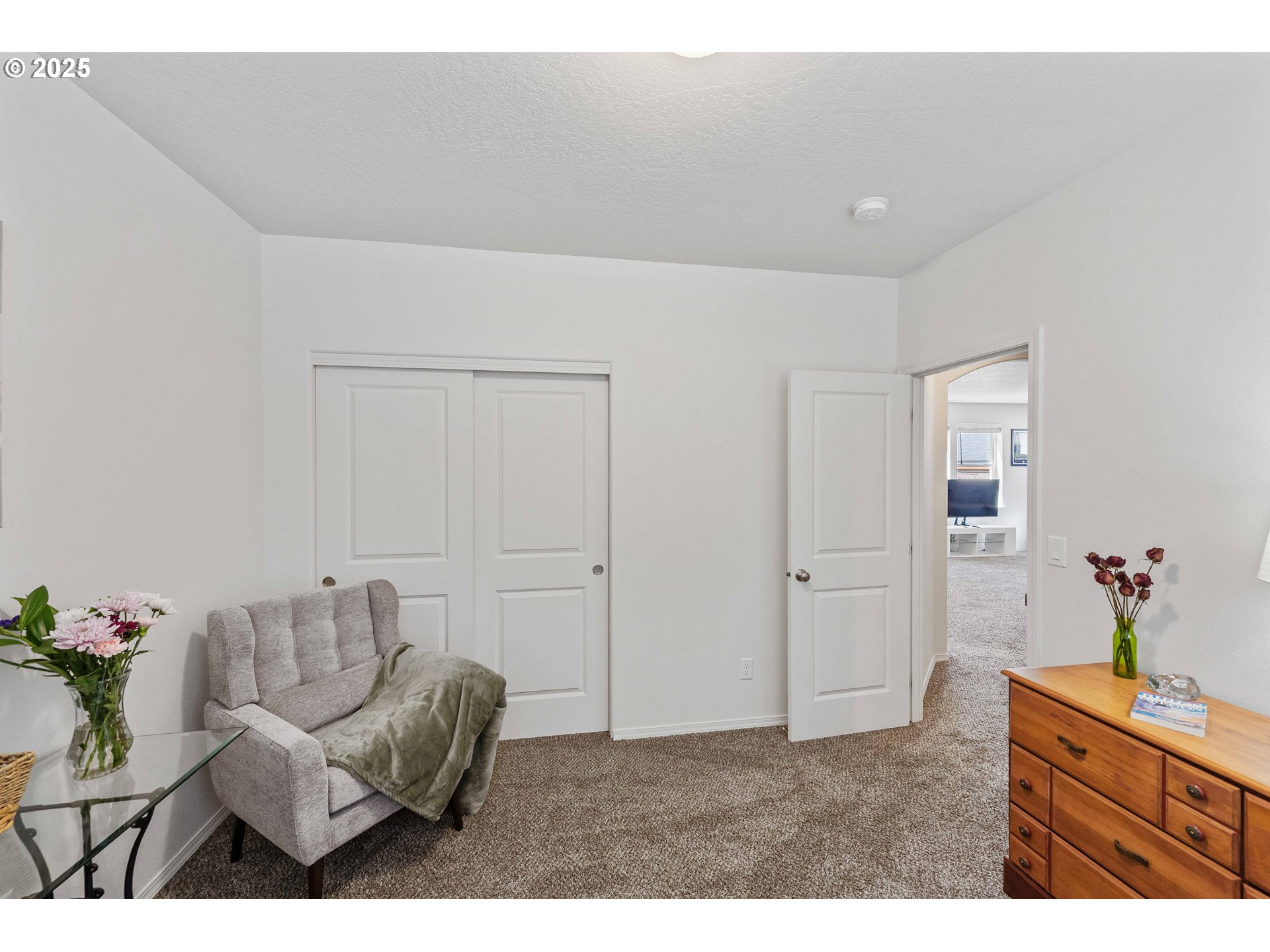 764 Seacrest Drive Bandon, OR 97411 - Photo 12 of 43 a living room with furniture
