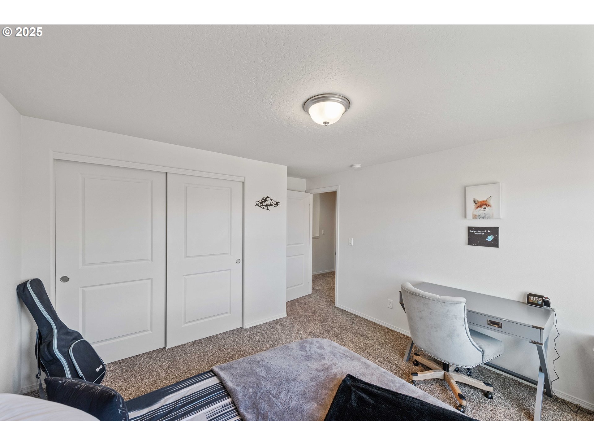 764 Seacrest Drive Bandon, OR 97411 - Photo 18 of 43 a living room with furniture