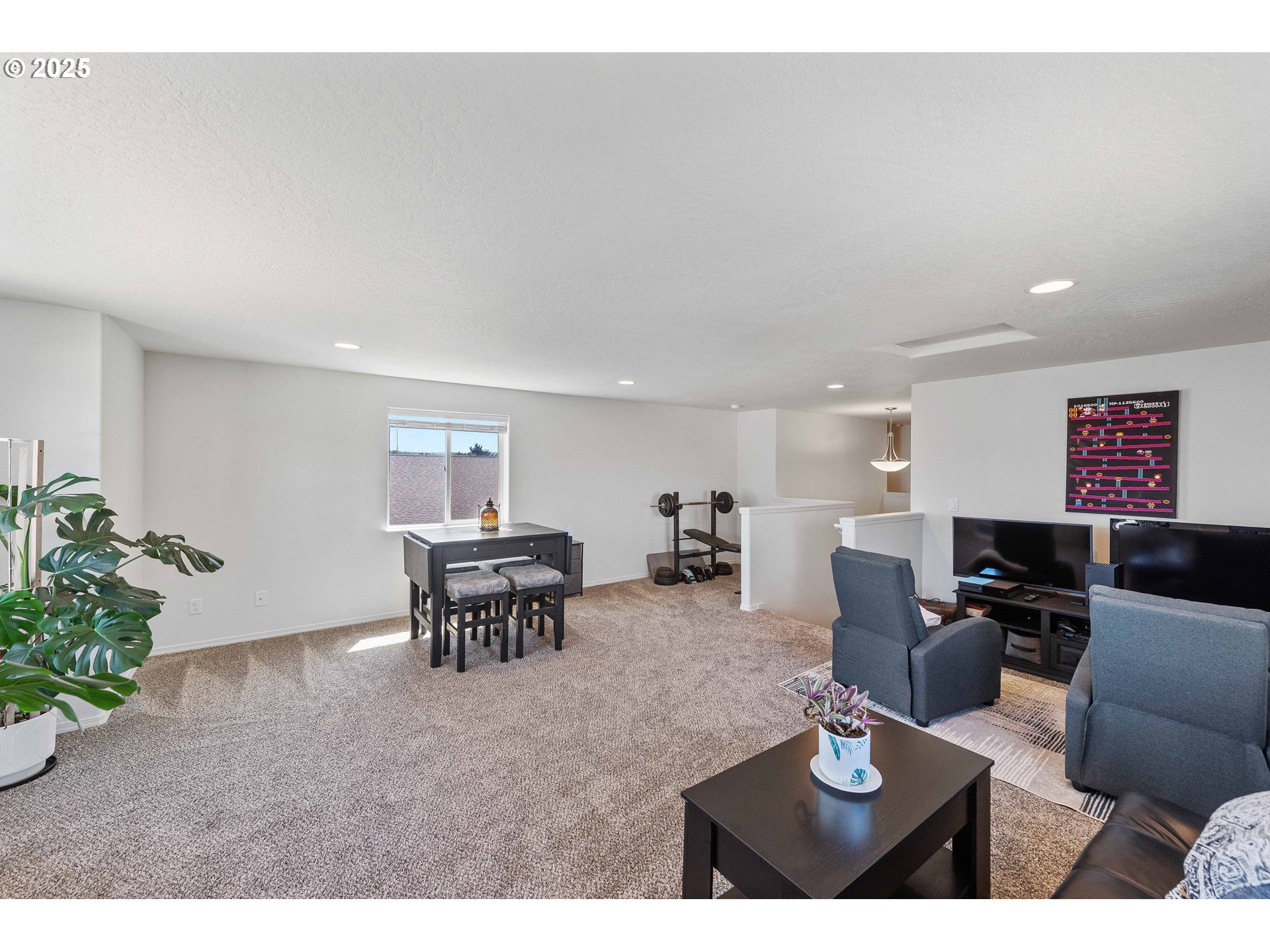 764 Seacrest Drive Bandon, OR 97411 - Photo 30 of 43 a living room with furniture