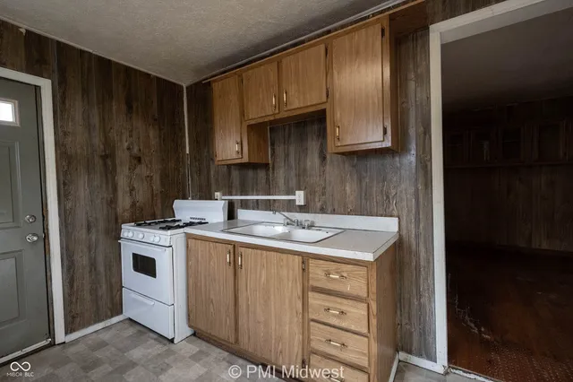 $599 | 918 South Bell Street, Kokomo, IN 46901