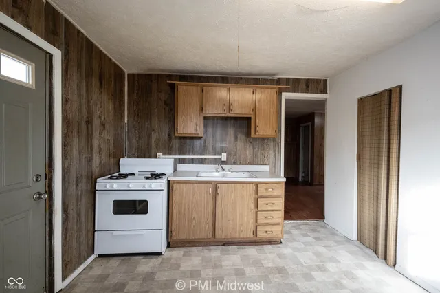 $599 | 918 South Bell Street, Kokomo, IN 46901