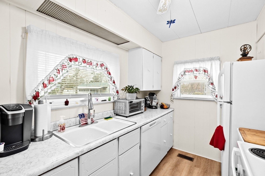 11 Timber Lane Wareham, MA 02576 - Photo 12 of 33