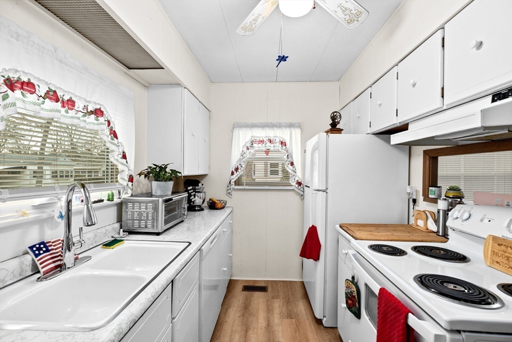 11 Timber Lane Wareham, MA 02576 - Photo 13 of 33