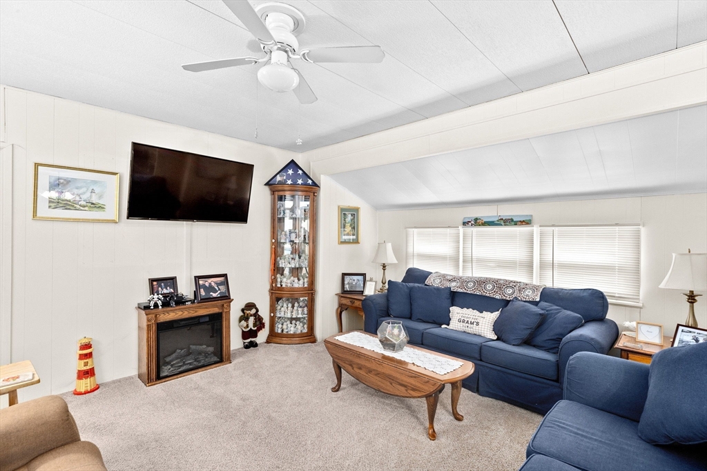 11 Timber Lane Wareham, MA 02576 - Photo 4 of 33