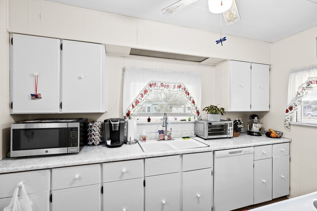 11 Timber Lane Wareham, MA 02576 - Photo 10 of 33