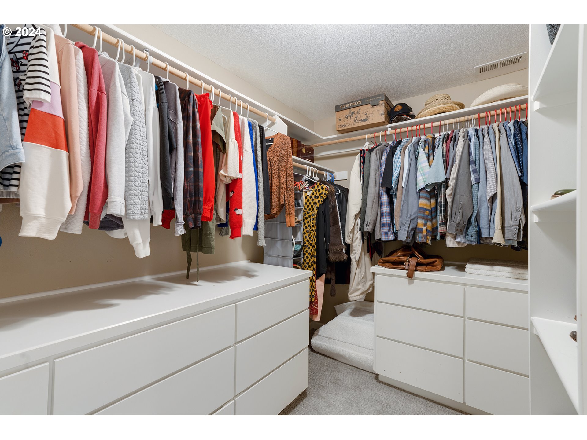 18445 Brookside Road Oregon City, OR 97045 - Photo 37 of 46 a view of walk in closet with clothes