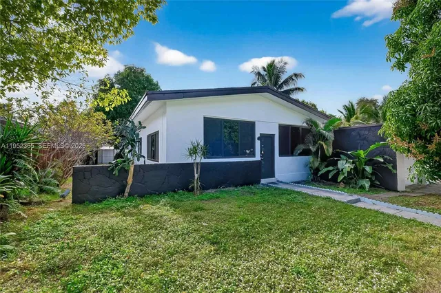 $2,750 | 524 Northeast 160th Terrace, Miami, FL 33162