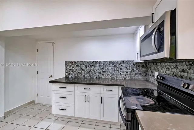 $2,750 | 524 Northeast 160th Terrace, Miami, FL 33162