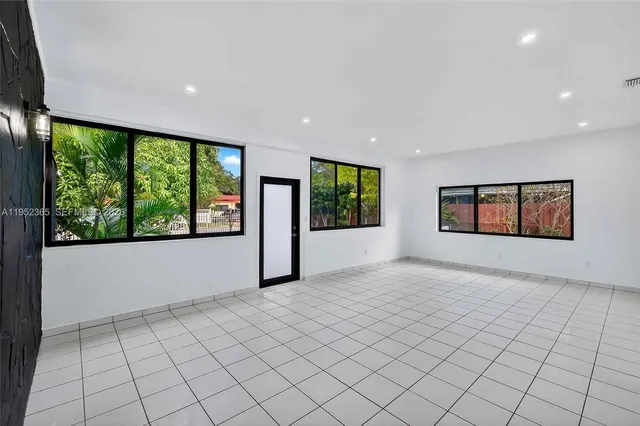 $2,750 | 524 Northeast 160th Terrace, Miami, FL 33162