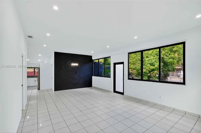 $2,750 | 524 Northeast 160th Terrace, Miami, FL 33162